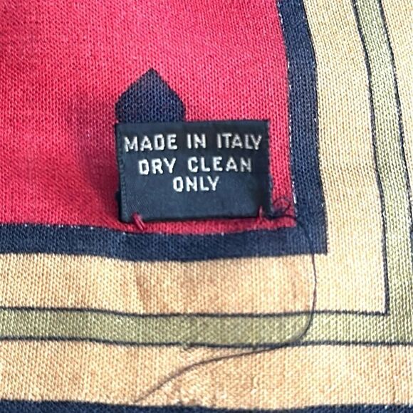 KRIZIA Italy Large Scarf Shawl Wool Silk Blend Red with Panda Print 52x52” - Picture 10 of 11